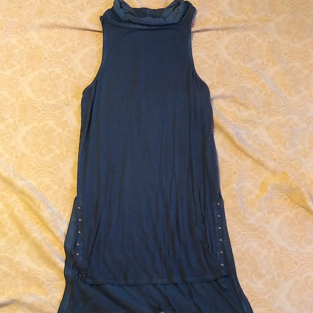 Green Rock & Republic tunic